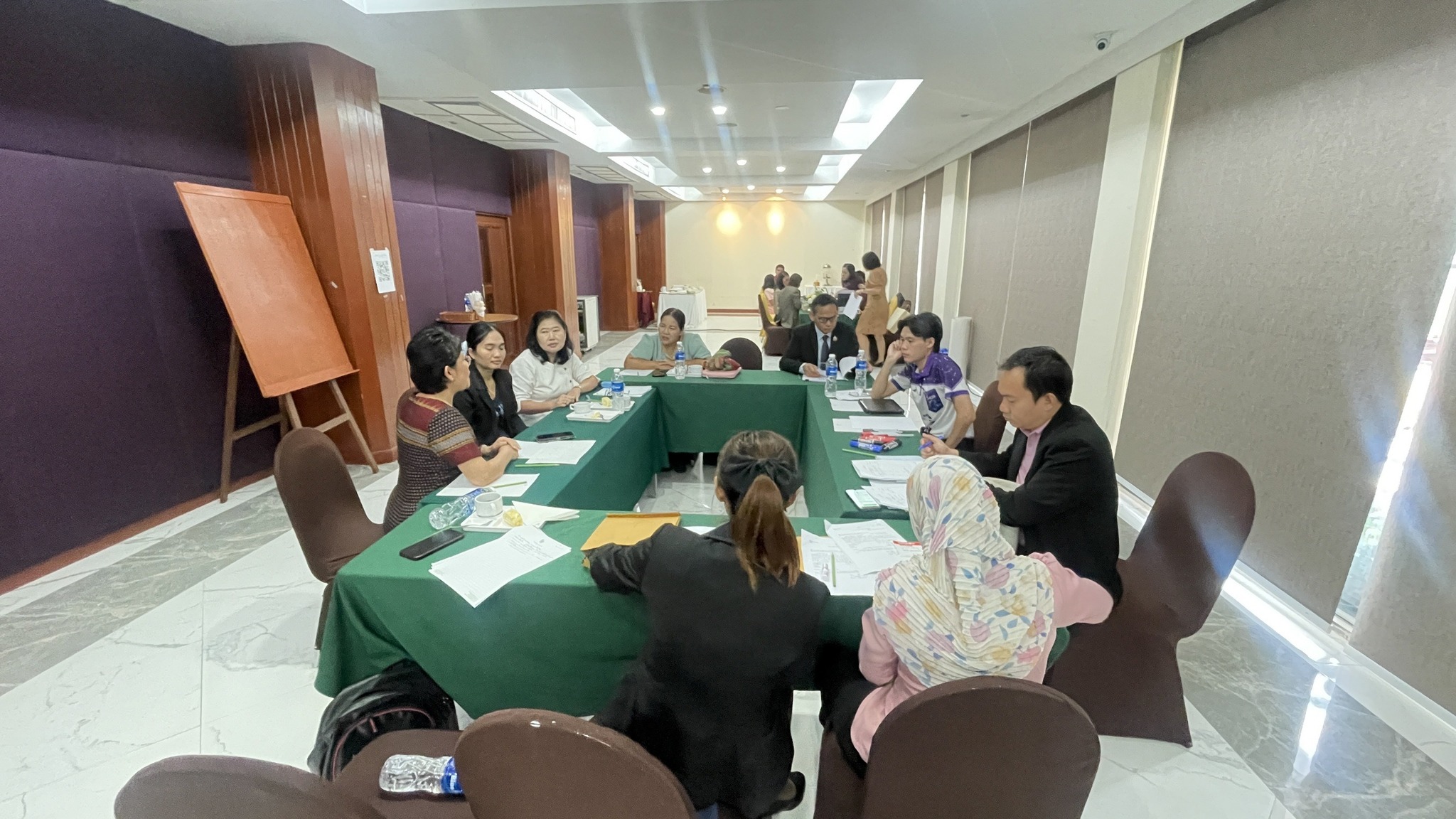 ภาพบรรยากาศ กองทุนส่งเสริมเเละพัฒนาการศึกษาสำหรับคนพิการ จัดประชุมเพื่อติดตามโครงการที่ได้รับการสนับสนุนงบประมาณจากกองทุนฯ 